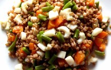 Orzo mondo con seppie, fagiolini e carote