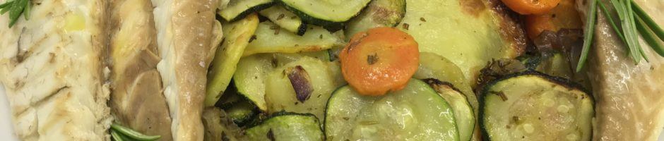 Orata al forno con patate e verdure