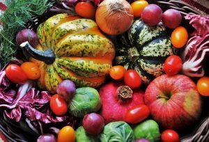 shopping cart 3679743 1280 Frutta e verdura autunnale: cosa ci offre questa stagione?