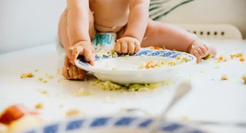 come e quando fare lo svezzamento del proprio bambino nutrizionisti di nutrizione sana Lo svezzamento