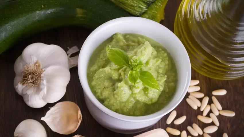 pesto di zucchine come farlo i suggerimenti dei nutrizionisti italia