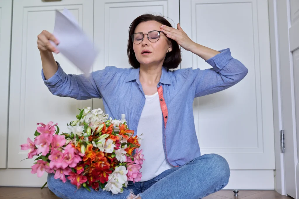 donna con sintomi della menopausa La dieta per combattere il colesterolo