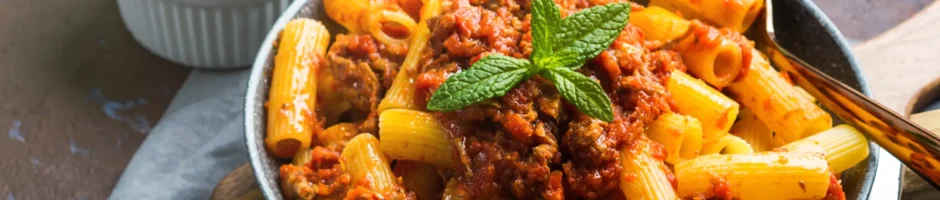 Pasta con ragù leggero di pollo