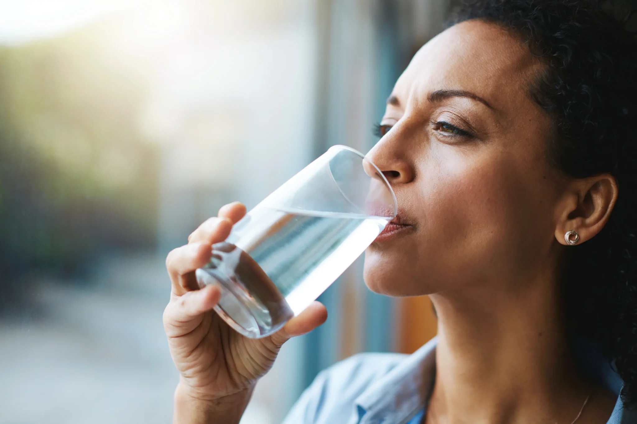 perché bere acqua fa bene alla salute