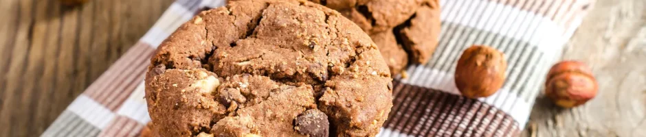 Biscotti senza burro al farro con nocciole