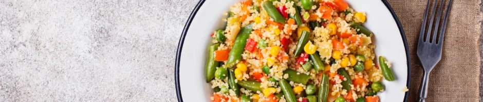 Couscous con fagiolini, zucchine, uvetta e pinoli