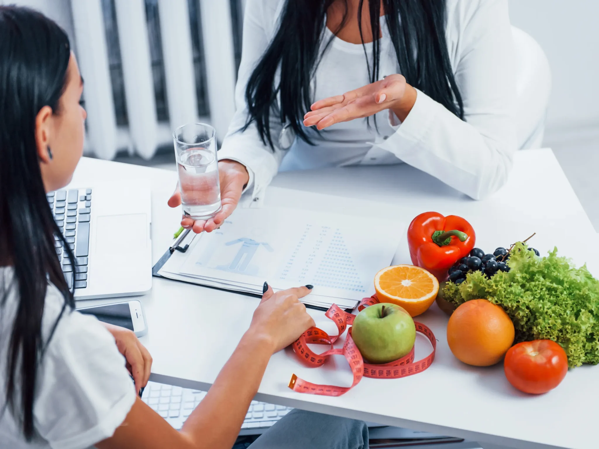 cliente dal nutrizionista, importante l'alimentazione per la colite ulcerosa per ridurre i sintomi