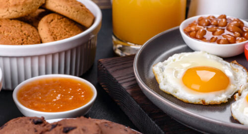 Colazione Dolce o Salata? Confronto, Benefici e Idee per Iniziare la Giornata con Energia