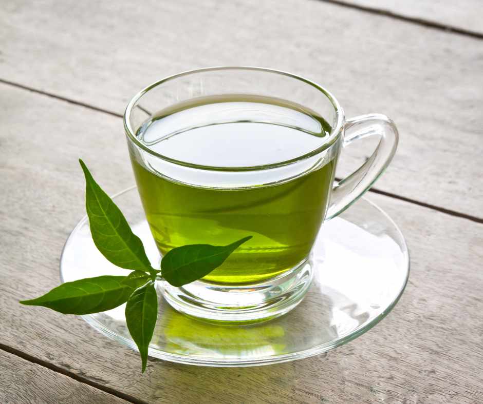 Bevande bruciagrassi sane come il te verde
