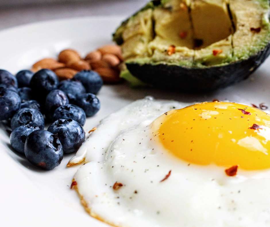 Saltare la colazione proteica salata
