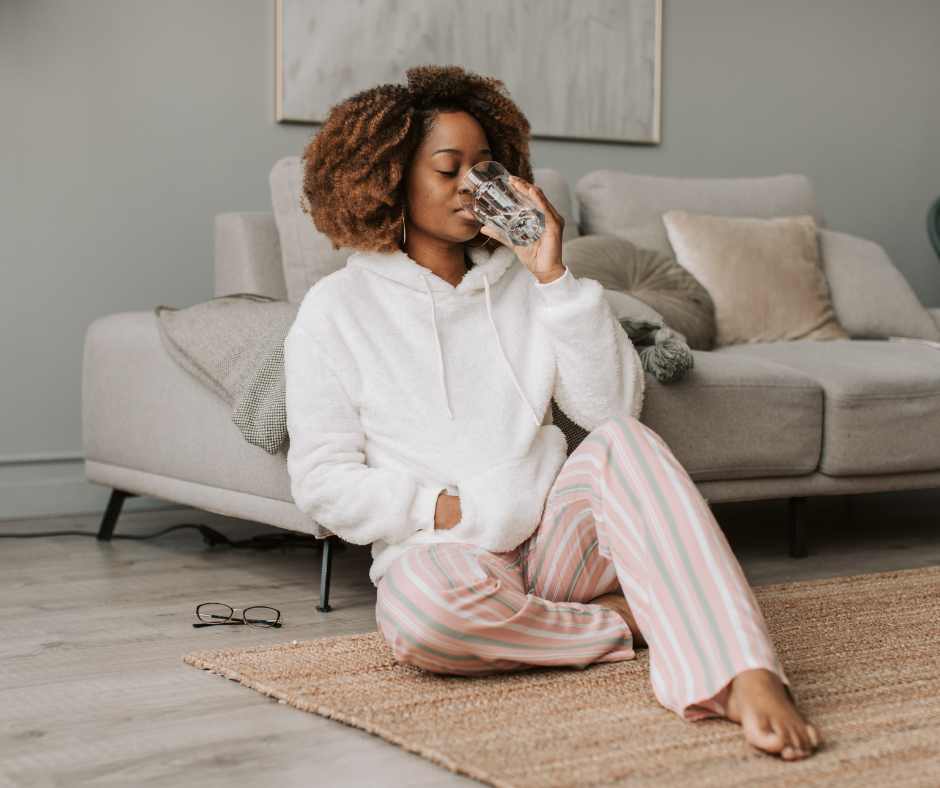 Bere molta acqua per alimentazione e mal di testa