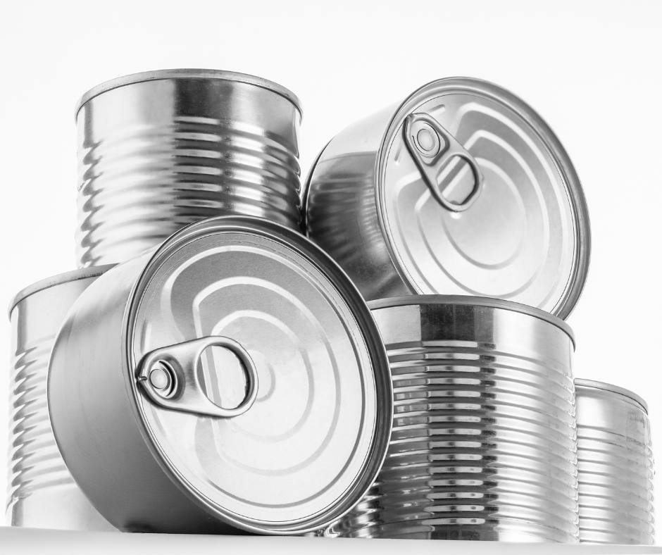 Cibi in scatola dalle conserve alle verdure bollite