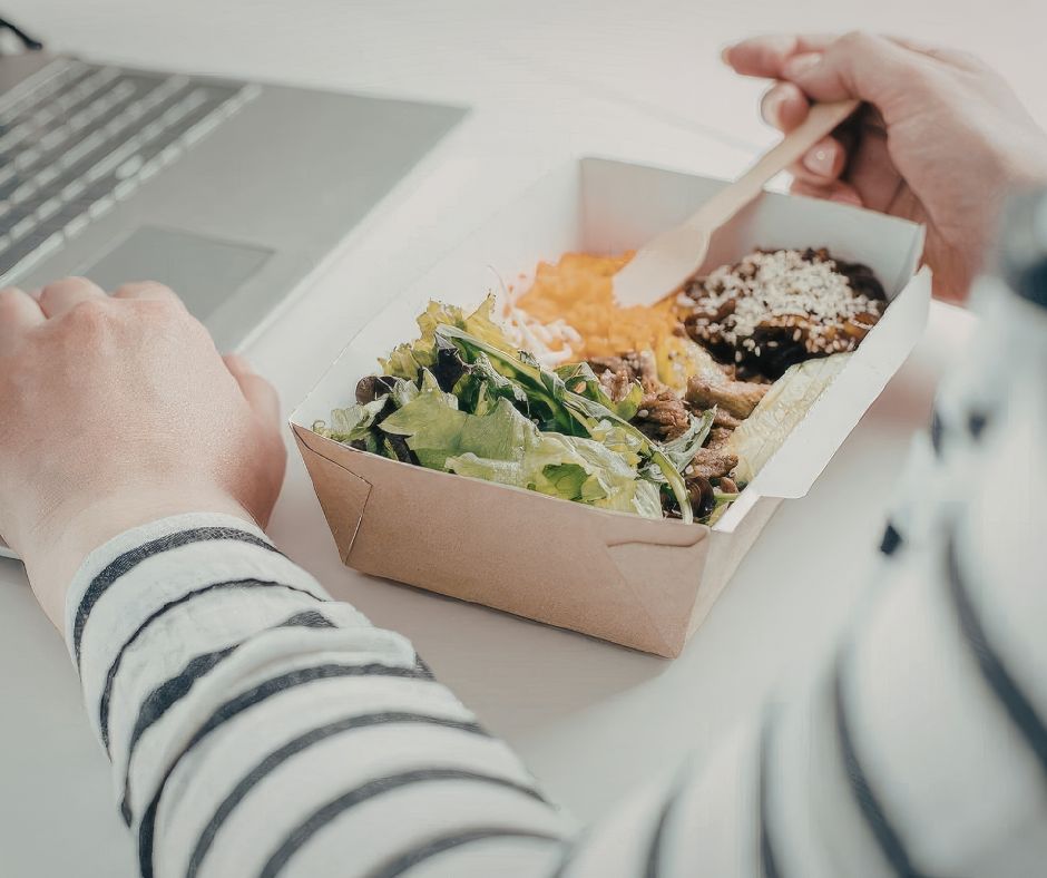 Mangiare insalata tutti i giorni in ufficio